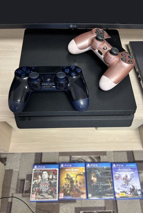 Playstation 4 slim