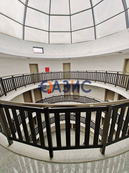 Продава се Двустаен апартамент в к.к. Слънчев бряг - 54 кв.м за 1241 €/кв.м - Снимка #12