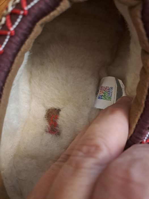 Ugg mărimea 42 dar merg la un 41