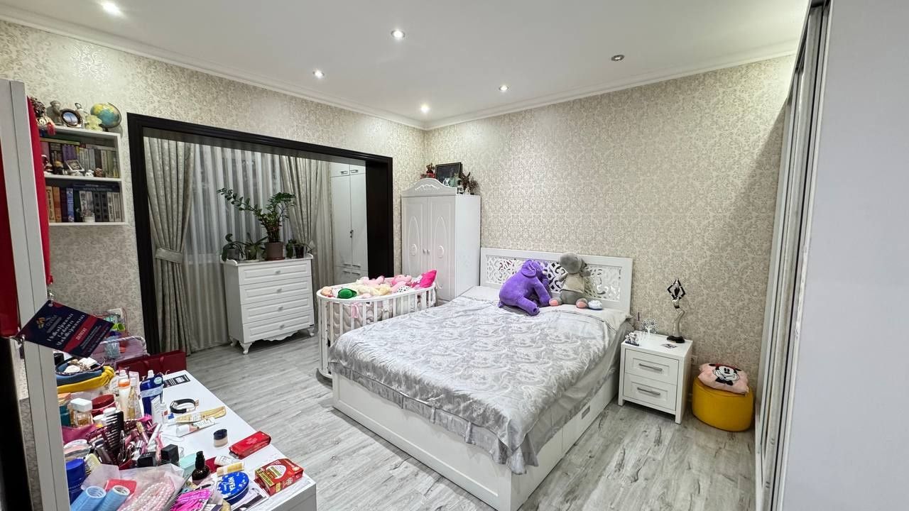 Продаётся 3/4/4 ул.Кунаева 95м² ор-р: Гостиница Россия