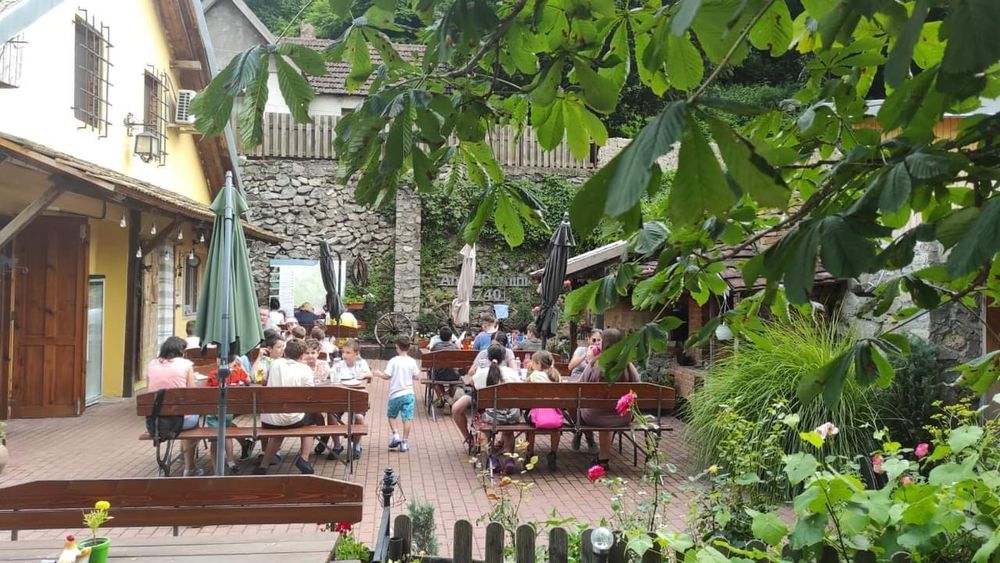 Casă/Restaurant Sasca Montană