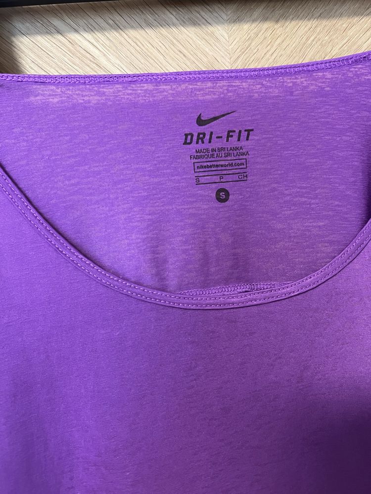 Екип Nike с тениска