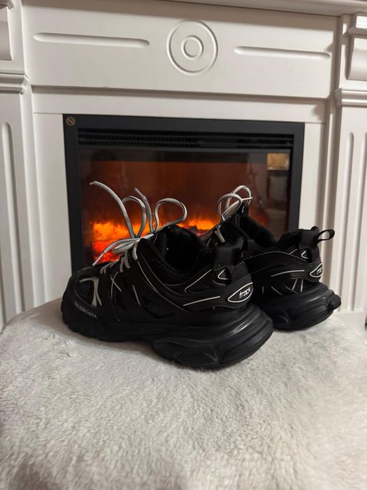 Balenciaga track