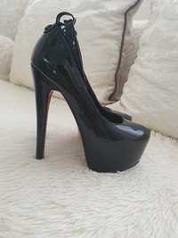 Женские туфли чёрные
