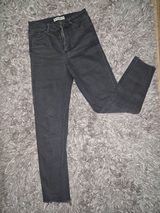 Blugi Pull&Bear, negri