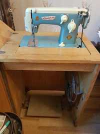 Продаю швейную машинку Чайка с зигзагом цена 14000 тг.