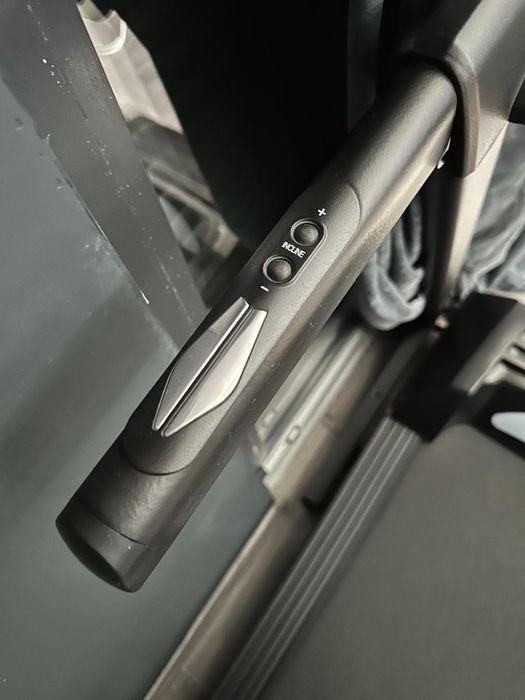 Bandă de Alergat Pliabilă FitTronic D550 - Excelentă pentru Acasă!