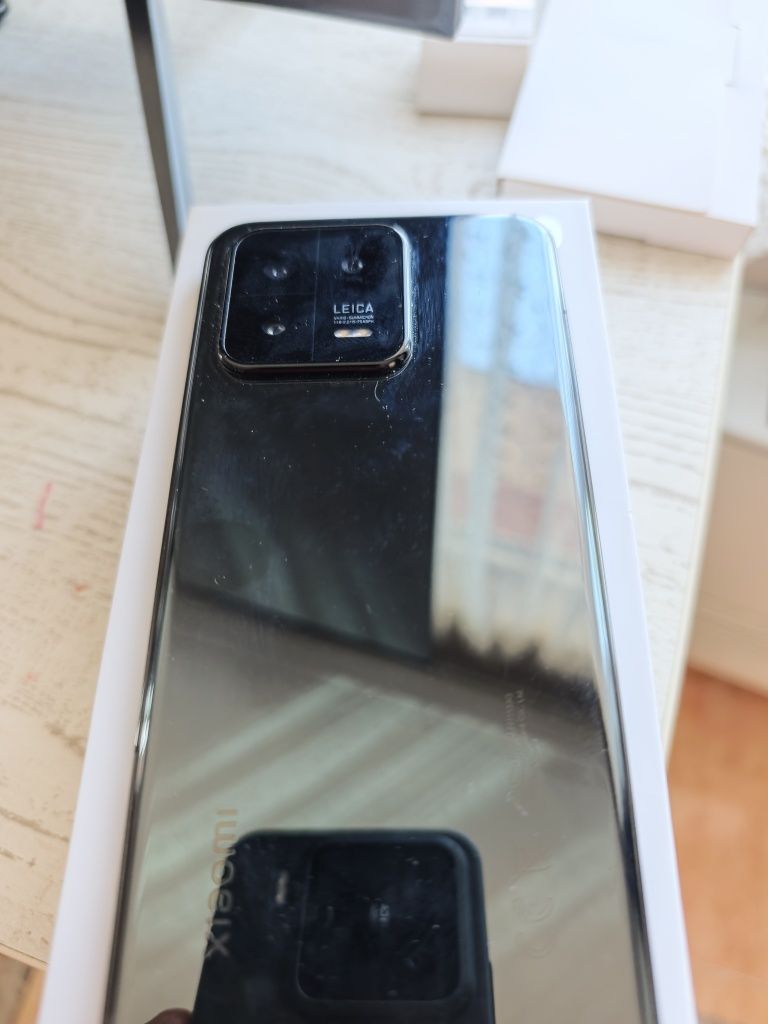 Продавам Xiaomi 13
