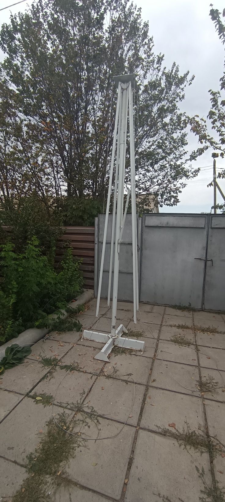 Продается стол с  скамейками
