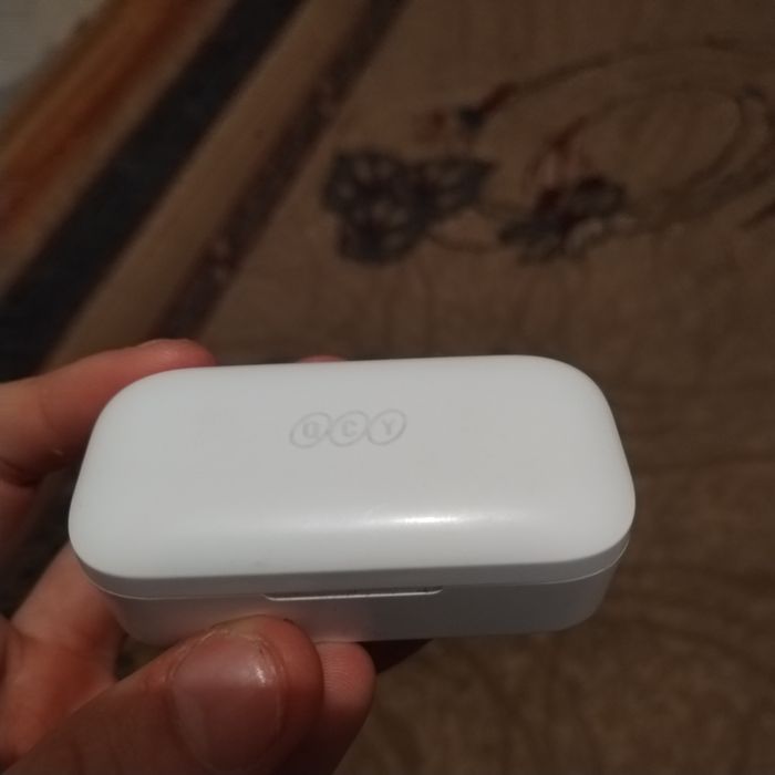 продам наушники QCY T5