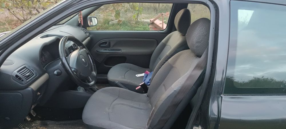 лек автомобил Reanut Clio 1,5 dci