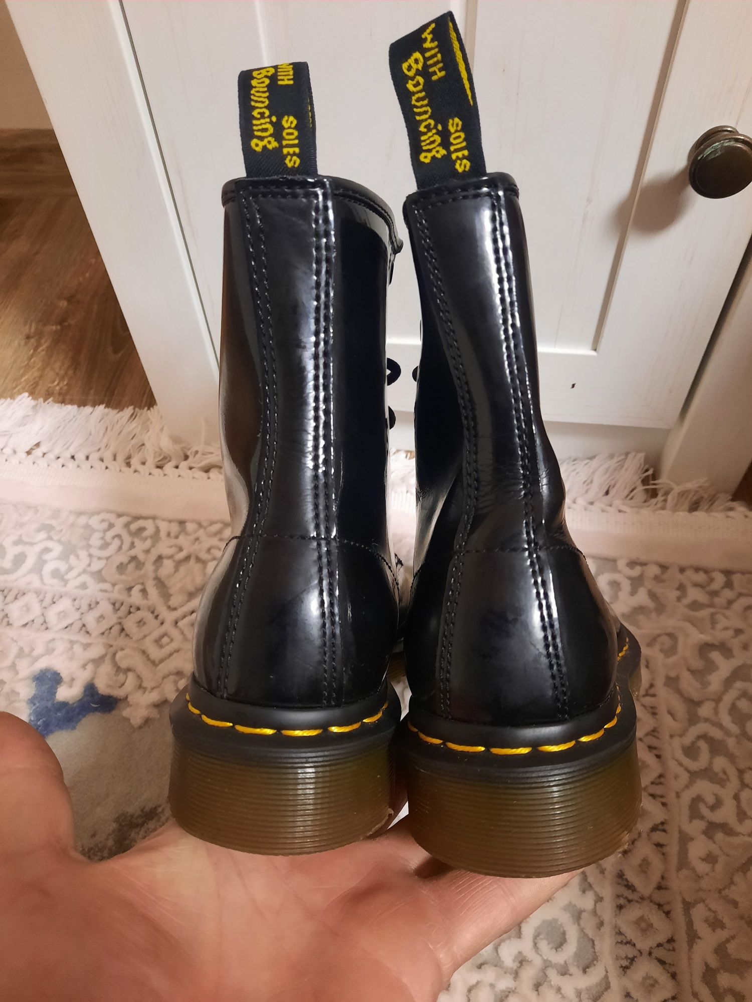 Ghete Dr Martens Doc's lucioase originale
