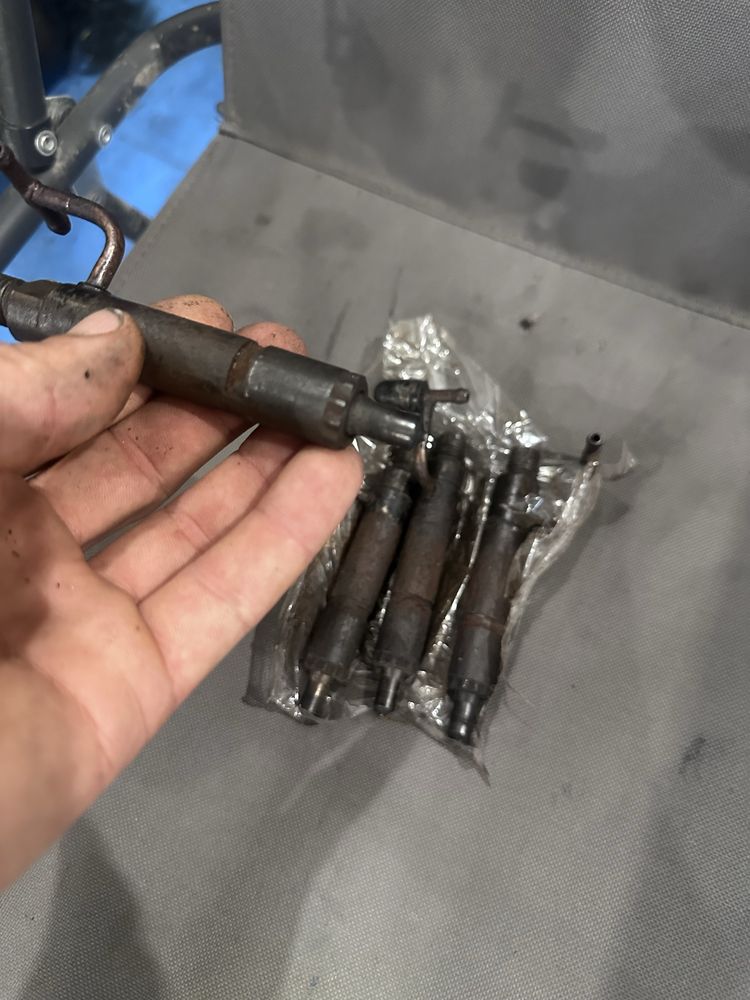 Pompa injectie si injectoare komatsu