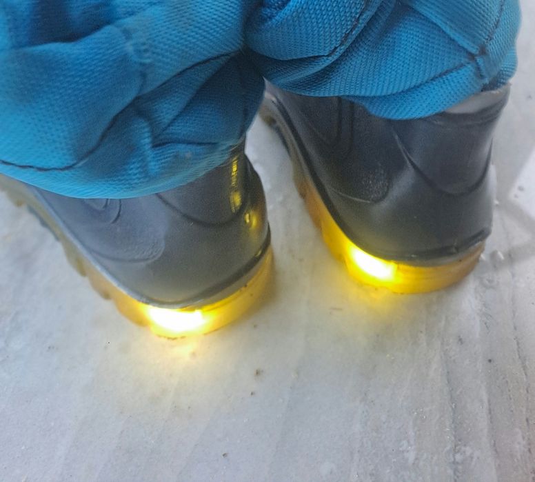 Cizme cu luminite pentru copii