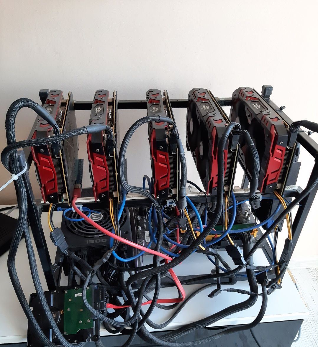 Майнинг риг/Mining rig 6 броя RX580 8GB