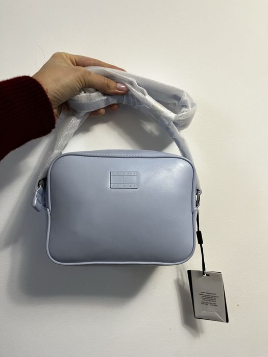 Tommy Jeans geantă crossbody albastru pastel – nouă cu etichete