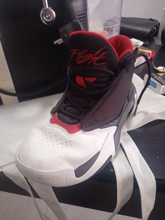 Оригинални Nike Jordan 37,5