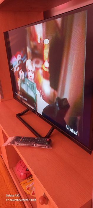 Tv Tesla nou,folosit doar o lună de zile.