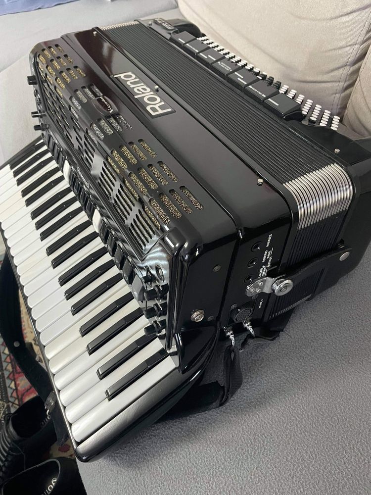 Acordeon Roland Fr7x