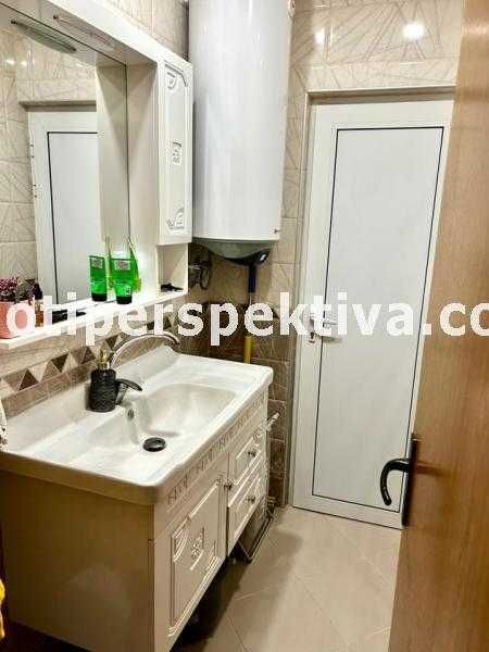 Продава се Тристаен апартамент в Пловдив, Тракия - 87 кв.м за 1650 €/кв.м - Снимка #11