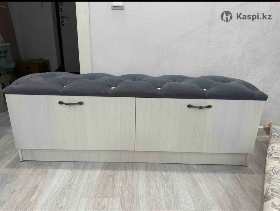 Срочно продам  обувной шкаф.