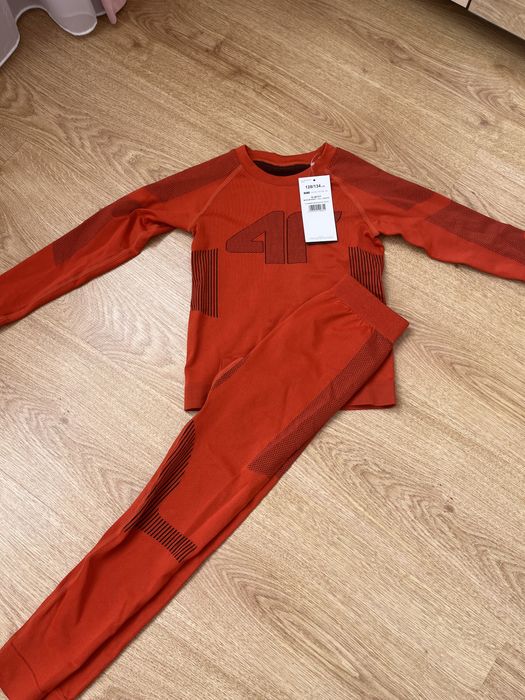 Set termic pentru 7-8 ani unisex 4F nou cu eticheta