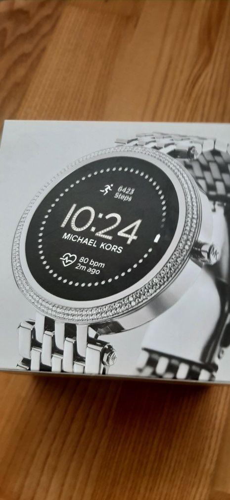 Vând smartwatch Michael Kors Darci Gen 5E