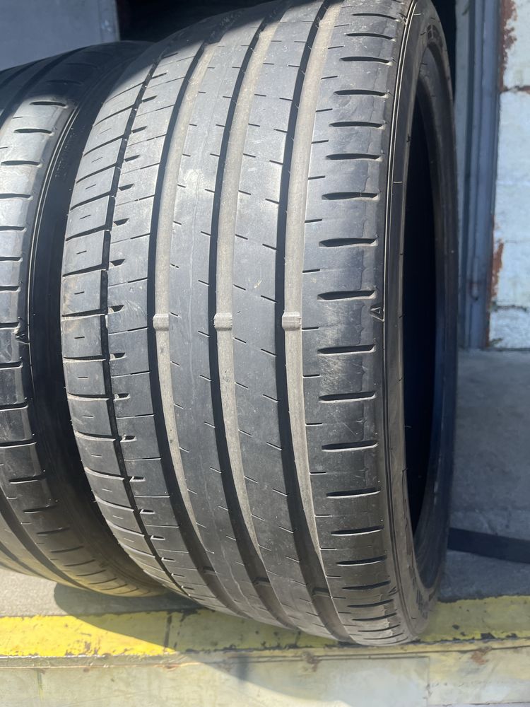 2 бр. летни гуми 255/35/20 Falken DOT 0321 4/5 mm