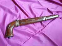 Vand vechi pistol Indian din lemn ce contine cutit si furculita