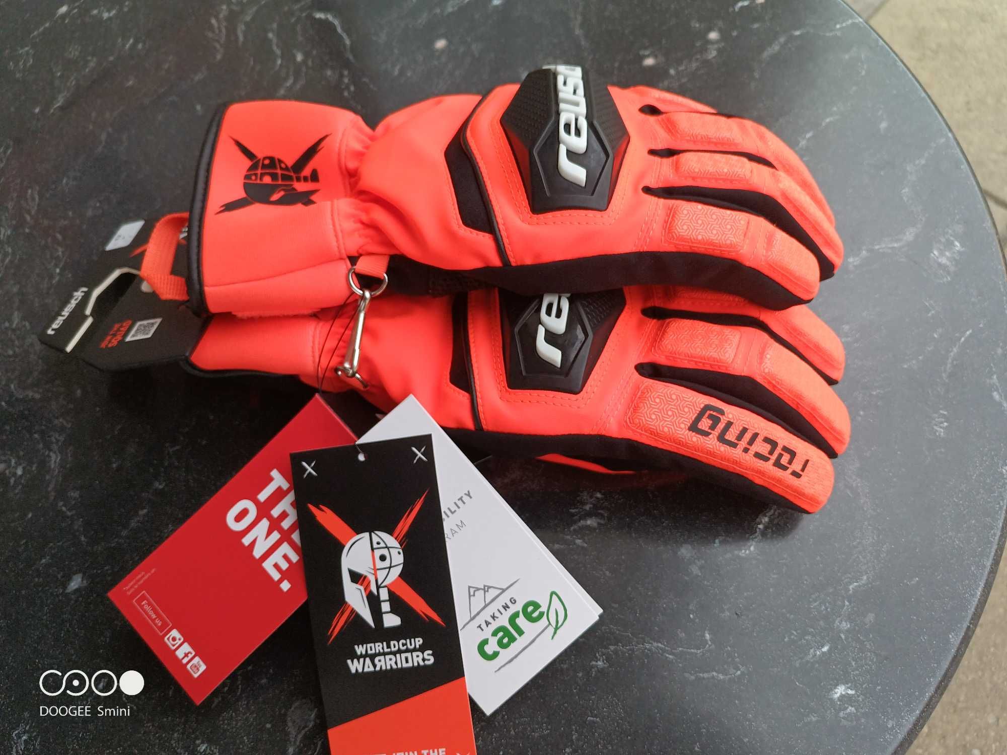 Ски Ръкавици REUSCH,шапки за планина,разход катерене mammut Rossignol