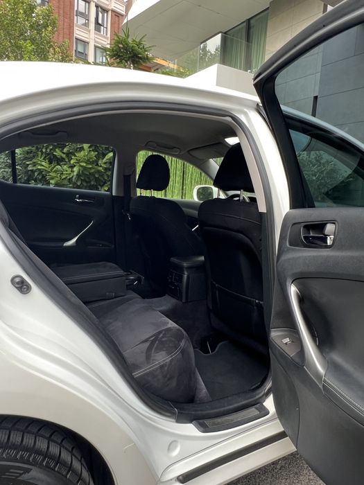 Lexus is 220d 177cp*Model:F sport/Exclusive/ALB Perlat*Unic Prop!!