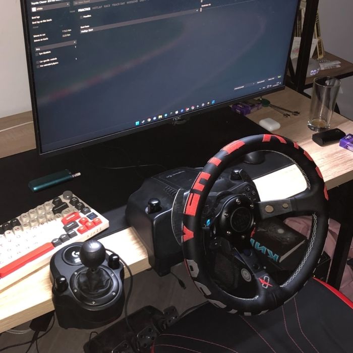Руль Logitech G29