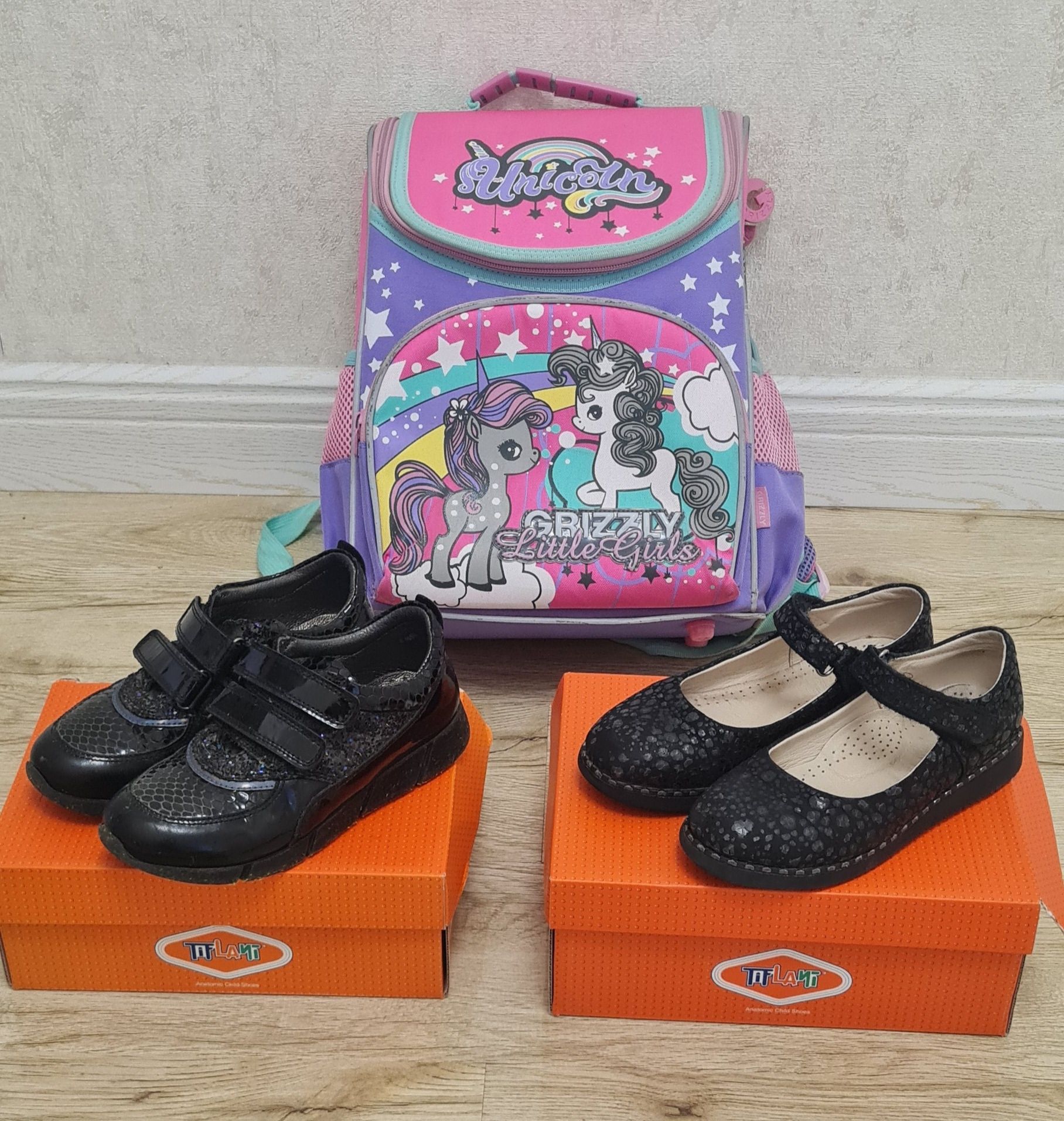 Обувь на девочку 30 размер кроссовки туфли школьная обувь сменка ранец