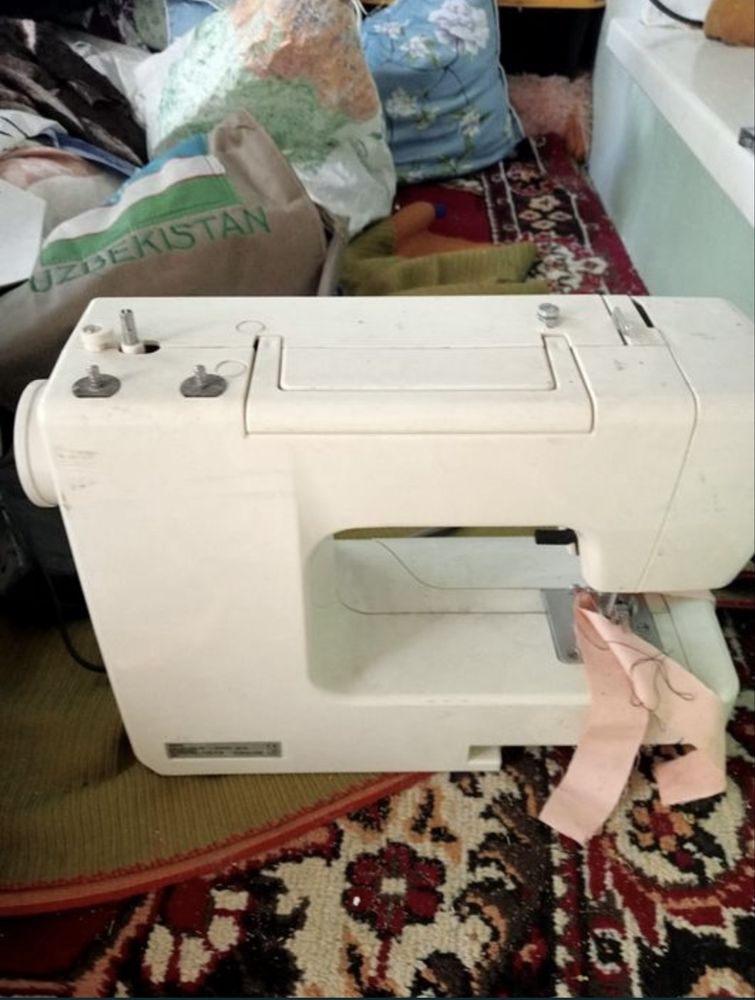 Продам свою швейную машинку.