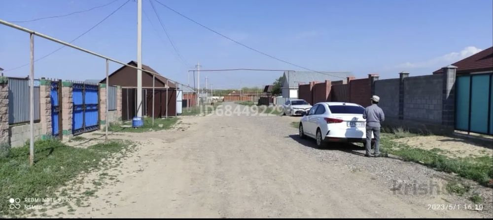 Продам участок 6 соток, п.Караой, ИЖС, фундамент,газ, свет и вода