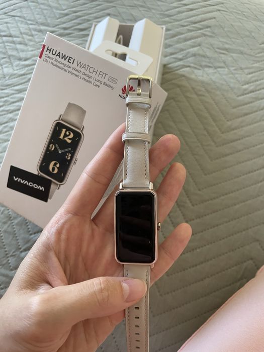 Huawei fit смарт часовник
