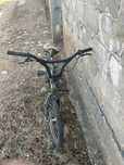 Bicicleta BMX aproape noua