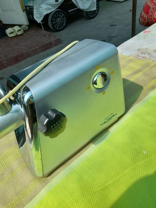 Мясорубку электрическая