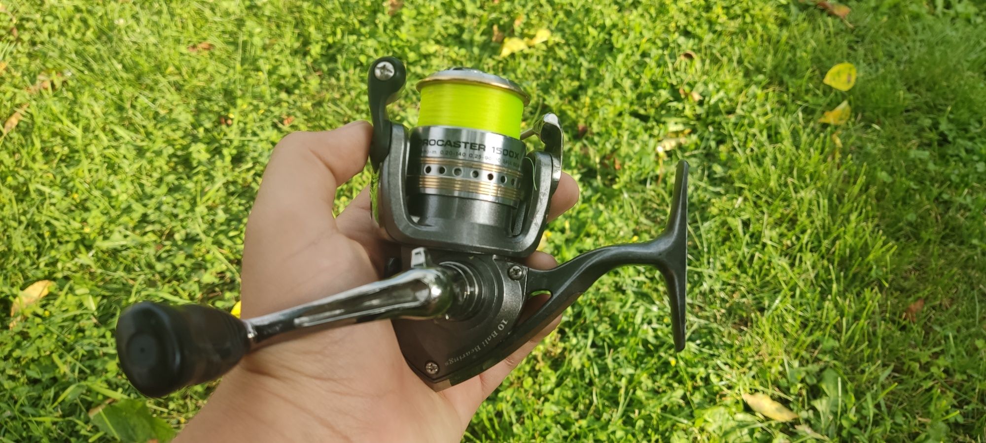 Продавам daiwa procaster 1500 a в перфектно състояние.