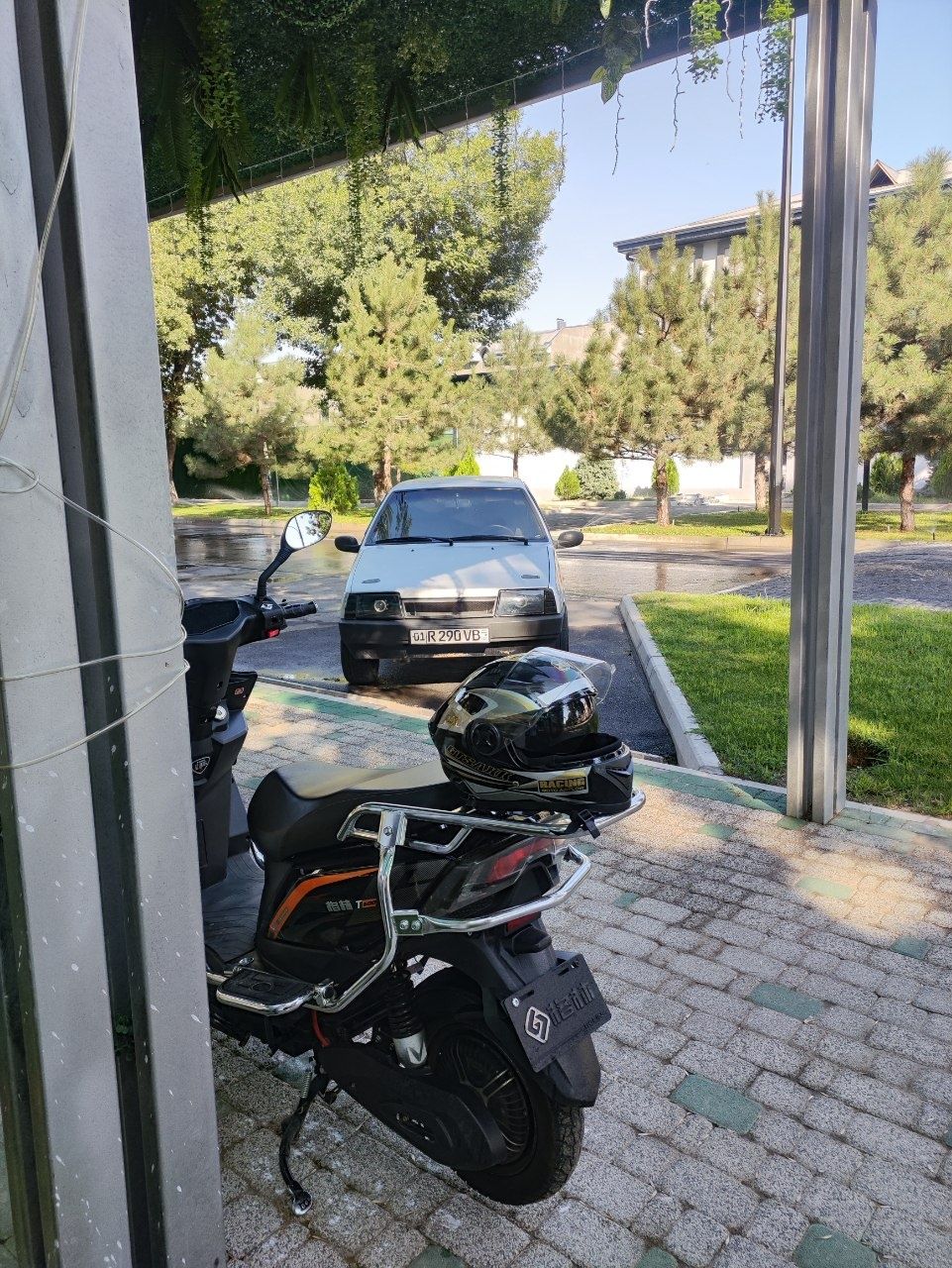 Elektroniy Skuter sotiladi