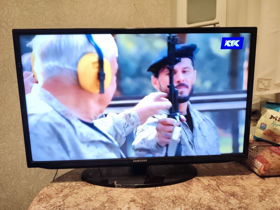 Телевизор Самсунг 82 см диагональ