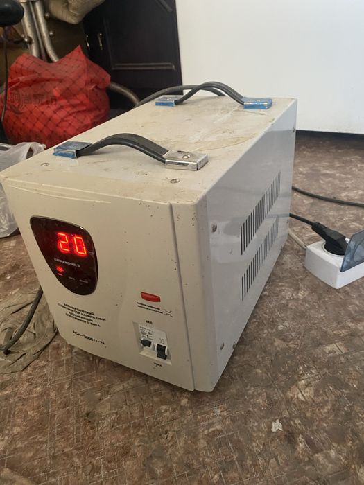 Стабилизатор напряжения