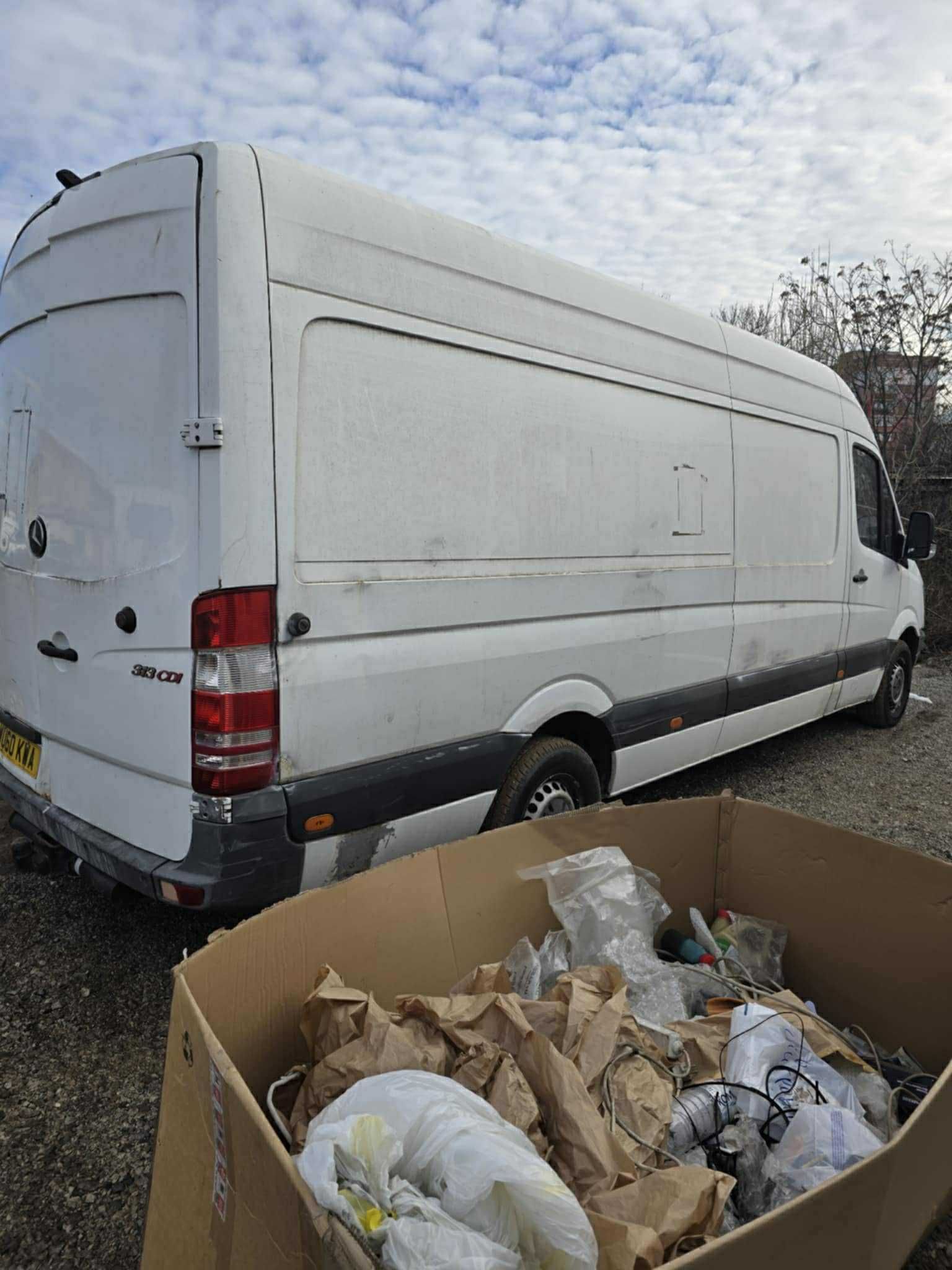 Продавам Sprinter 313