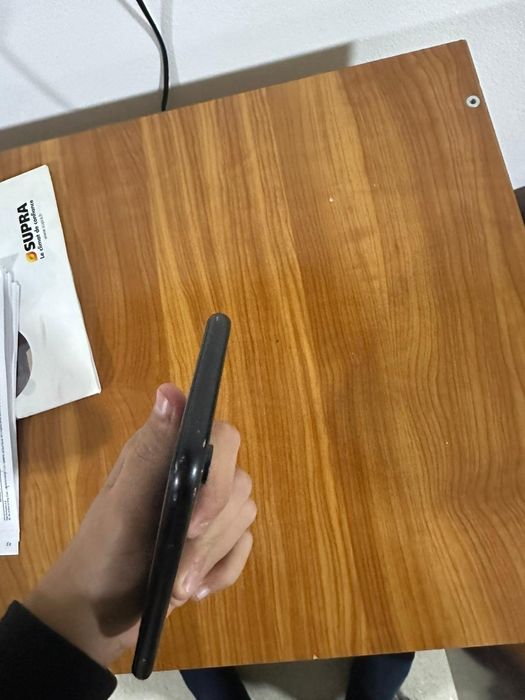 Vand iPhone XR.      .