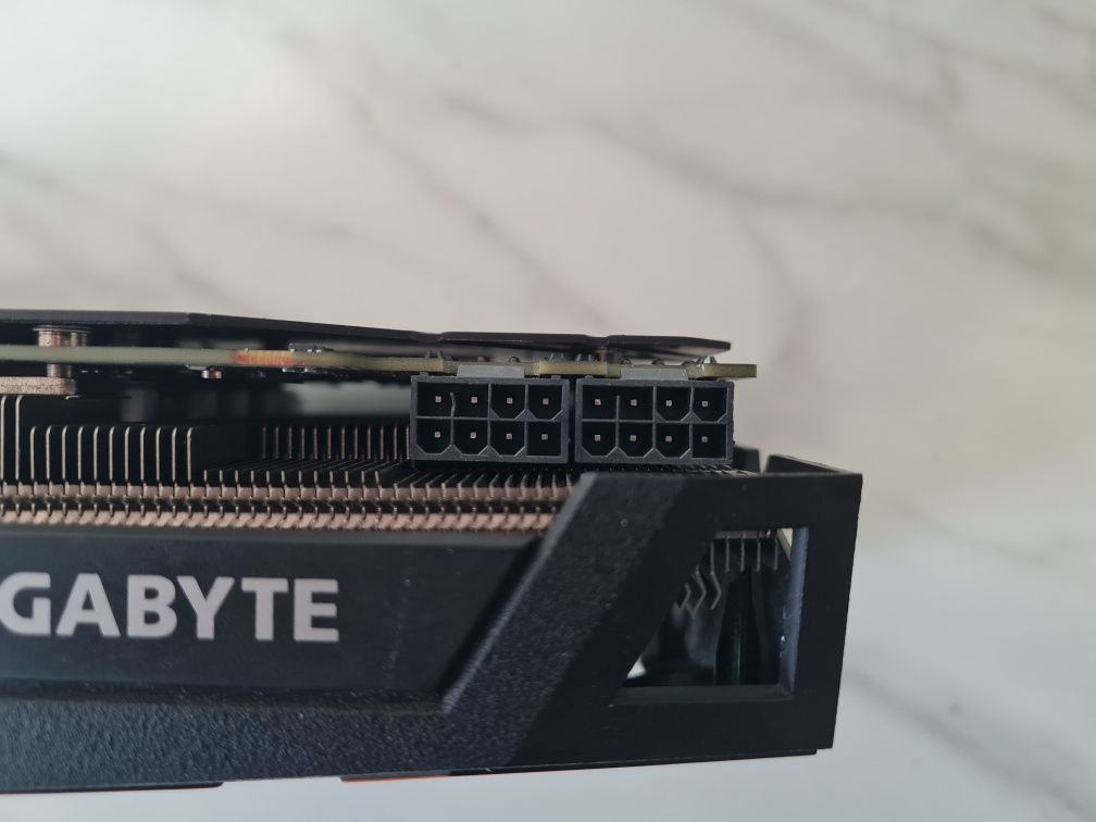 Placa video gaming Gigabyte RX Vega 64 8gb HBM2