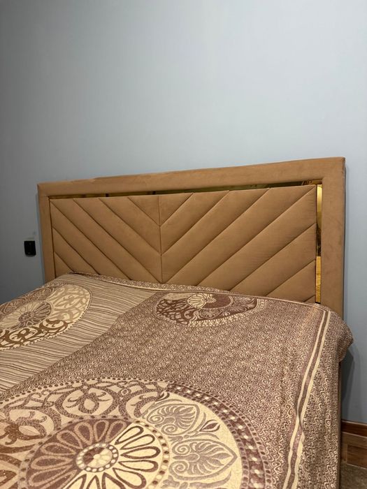 Двухспальная кровать