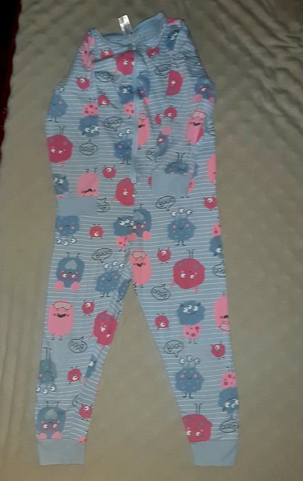 Salopetă  pentru noapte  H&M mărimea  116