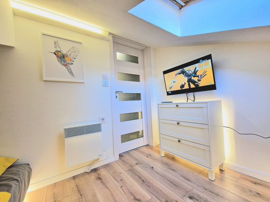 Арт Апартамент с паркомясто и две спални- НАМАЛЕНА ЦЕНА!!!