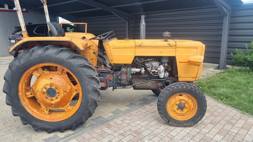 Vând tractor FIAT415 motor in 4 cilindri