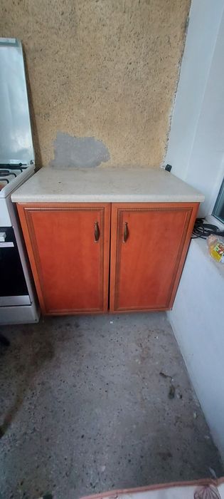 Шкаф за кухня с плот
